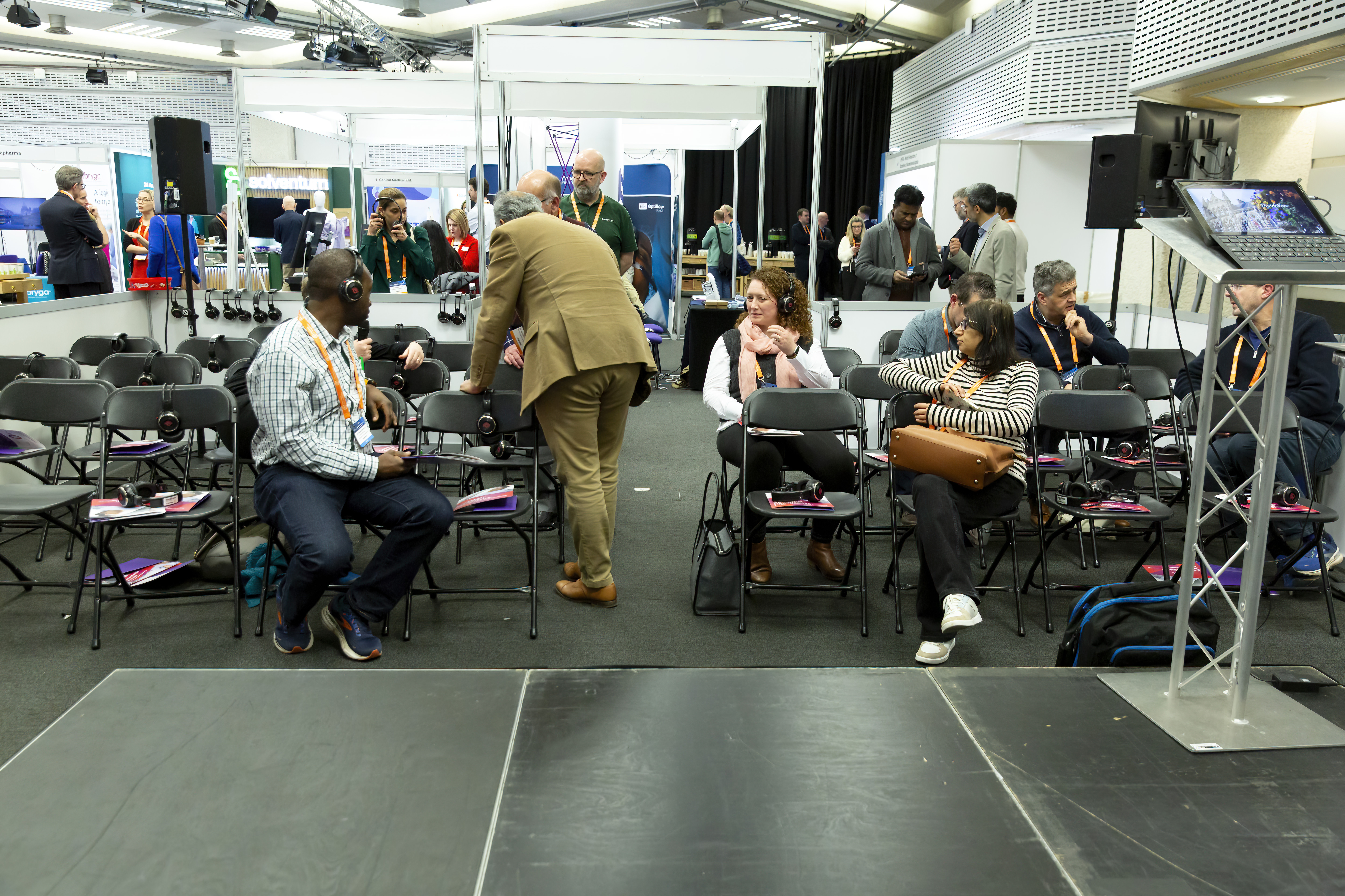 Oral presentation in Exhibition hall
